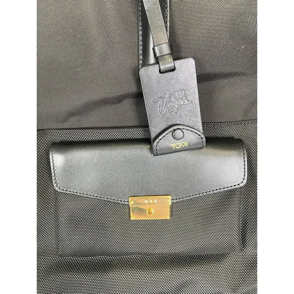 Tumi larkin marin